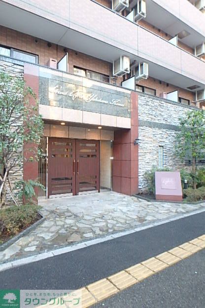 エントランス　大規模修繕終了後のエントランス