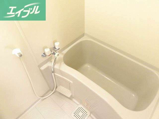 バス・シャワールーム　シャワー付き浴室