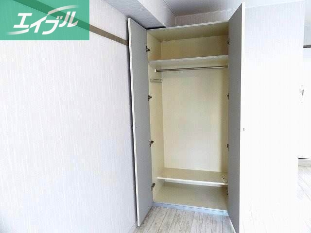 収納　洋室　収納