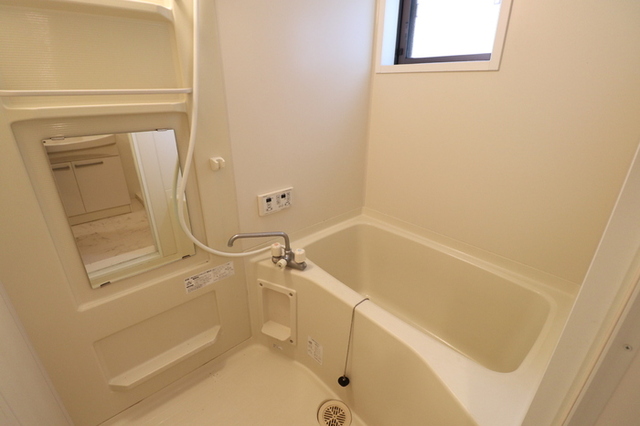 バス・シャワールーム　バスルーム