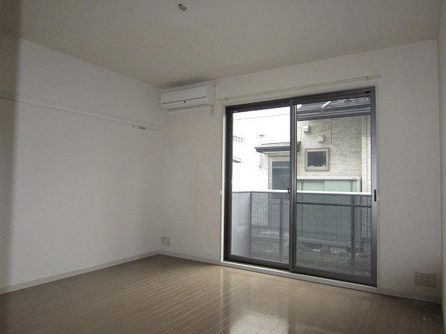 居室・リビング　参考写真（103号室）