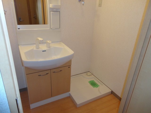 洗面設備　シャワー付き洗面台♪