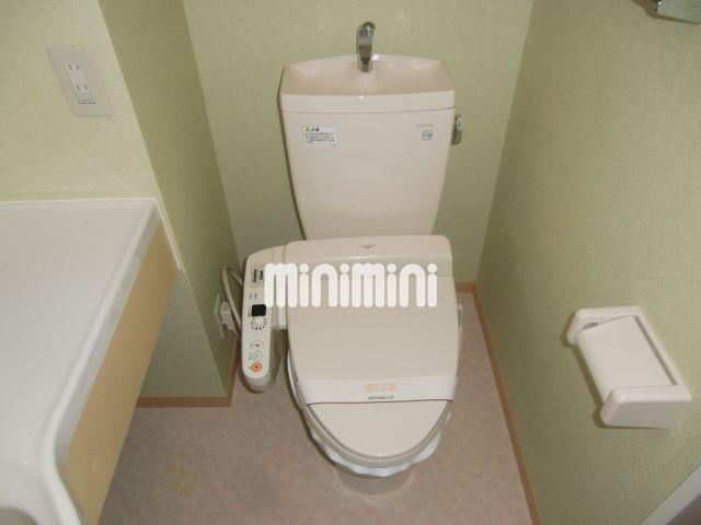 トイレ　シャワー付きのトイレ