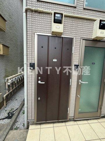 玄関　収納もある玄関です