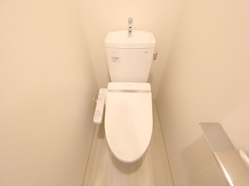 トイレ　温水洗浄暖房便座付トイレ
