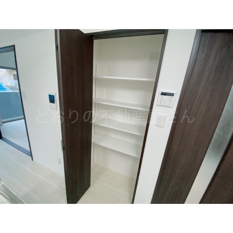 収納　キッチン横収納※カラーが異なる場合があります。