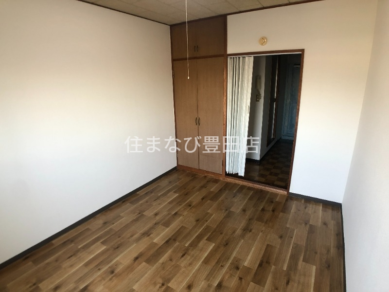 居室・リビング　同型別部屋写真・反転タイプ