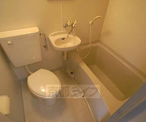 バス・シャワールーム　ユニットバスも綺麗です。