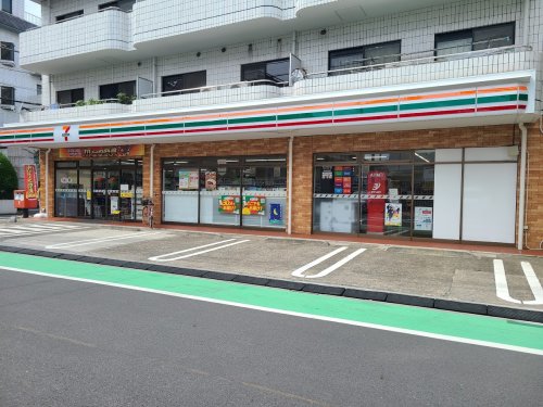 コンビニ　セブンイレブン 練馬関町東1丁目店（コンビニ）まで584m