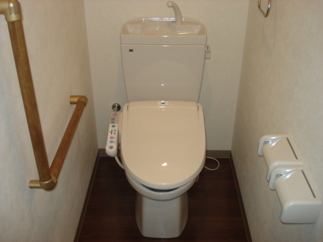 トイレ　シャワー付トイレ