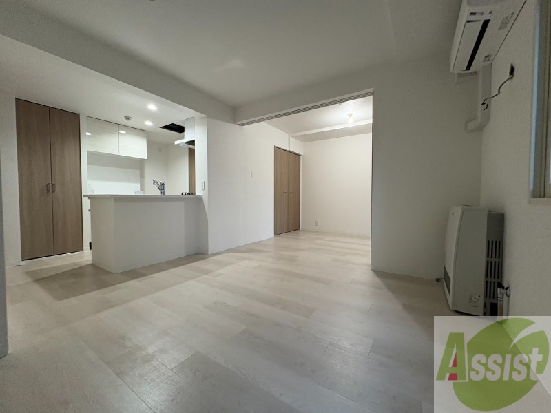 居室・リビング　広くてきれいなリビングです！快適に過ごせそうですね。