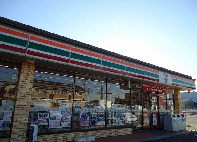 コンビニ　セブンイレブン（コンビニ）まで400m