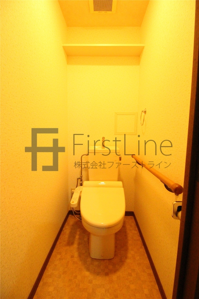 トイレ　別号室の写真です