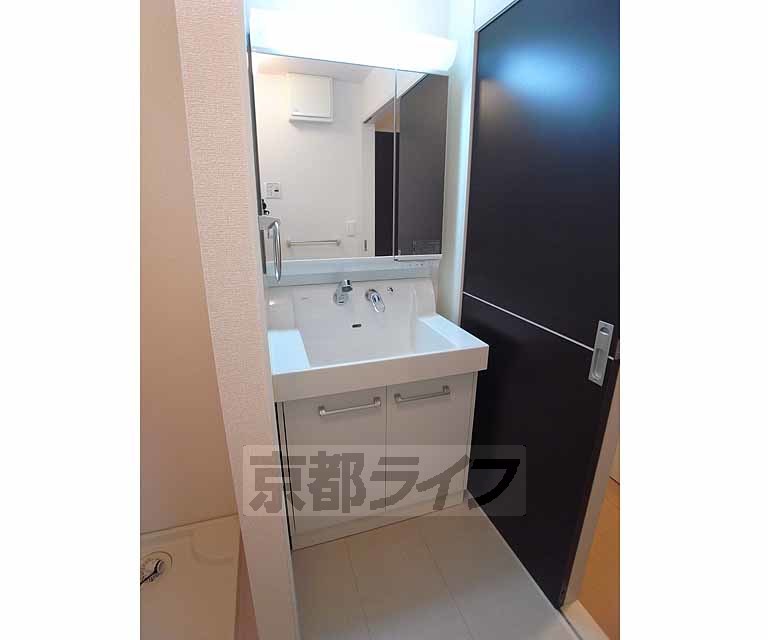 洗面設備　独立洗面台、とてもきれいです