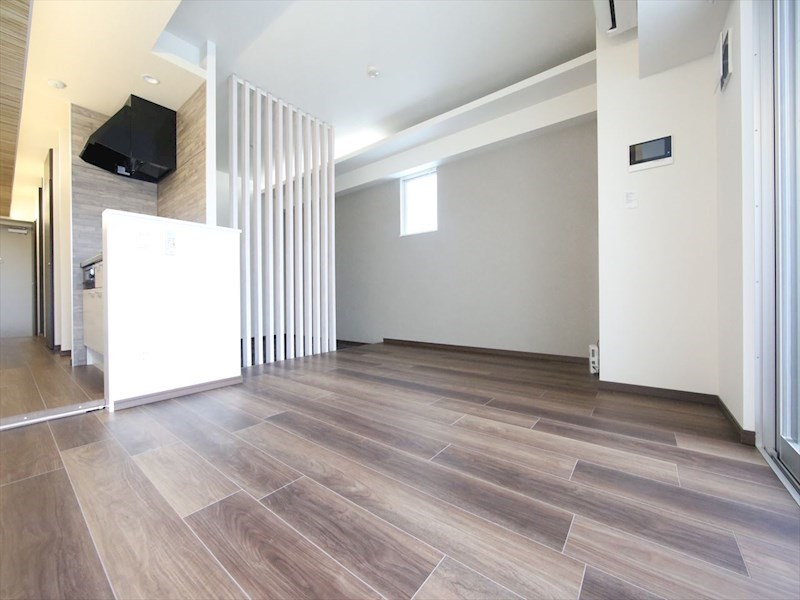 居室・リビング　ＬＤＫ11.1帖　システムキッチン　エアコン完備　バルコニー