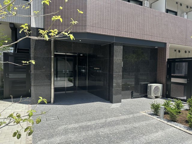 エントランス　清潔なエントランスです