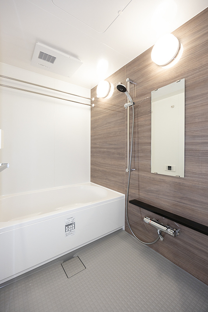 駐車場　出入りしやすい広さの駐車場です。