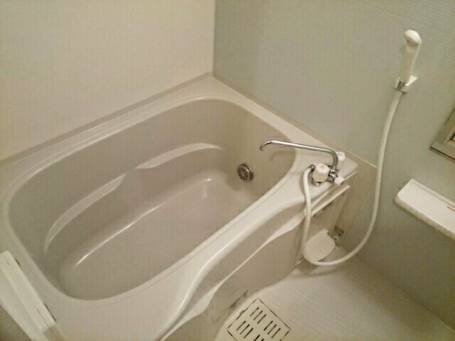 バス・シャワールーム　浴室乾燥機、追い焚き付の浴室♪