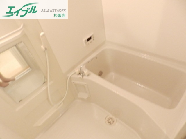 バス・シャワールーム　別部屋反転参考写真です。