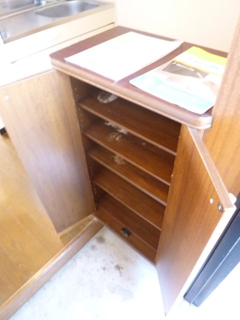 玄関　下駄箱付きで靴の収納もラクラクです。