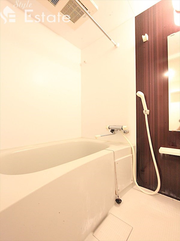 バス・シャワールーム　バスルーム