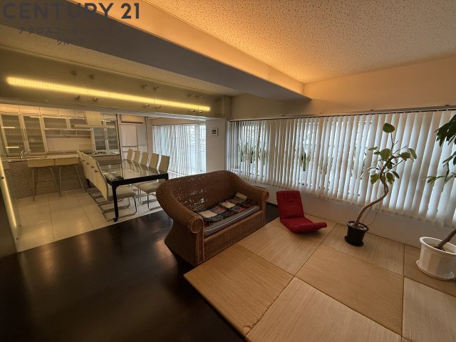 居室・リビング　20帖の広いLDK。