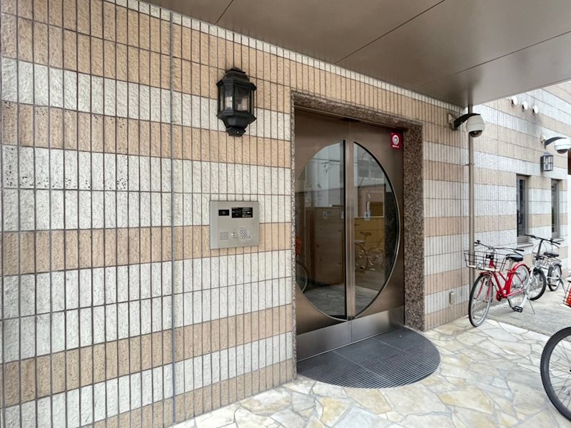 エントランス　ゆとりのあるエントランスです