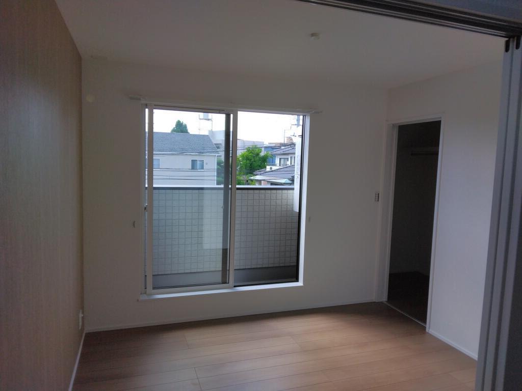 その他部屋・スペース　洋室です　西側バルコニー