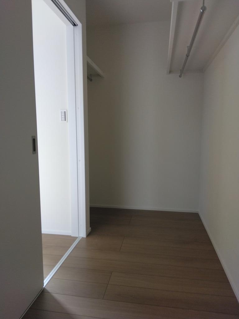 収納　広いウォークインクロゼット