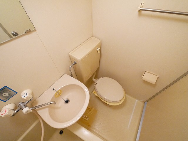 トイレ　清潔感のあるトイレです