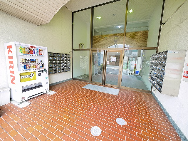 エントランス　オートロック付きで安心ですよ。