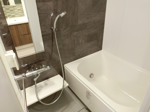 バス・シャワールーム　同タイプ別室（反転）