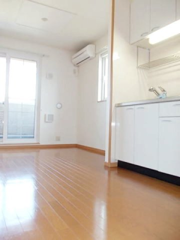 居室・リビング　こちらのリビングで趣味の時間をお楽しみください