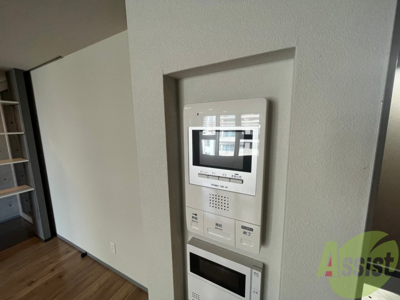 セキュリティ　ＴＶモニター付インターホンです。来客者の顔が見えるので安心！