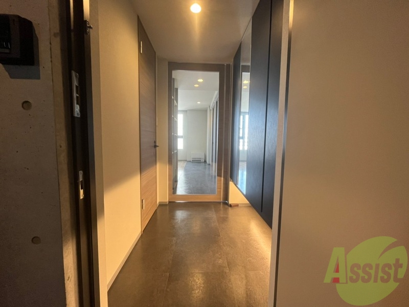 玄関　玄関の様子です。明るい印象ですね。気分もあがりそう。