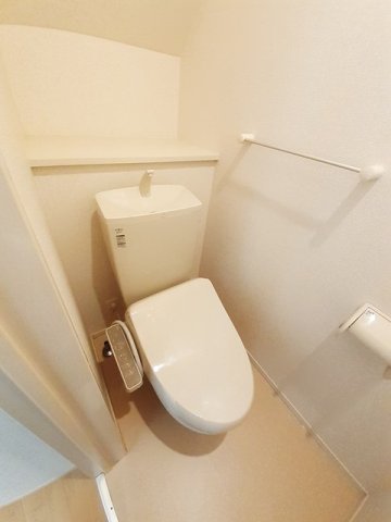 トイレ　落ち着いたトイレです