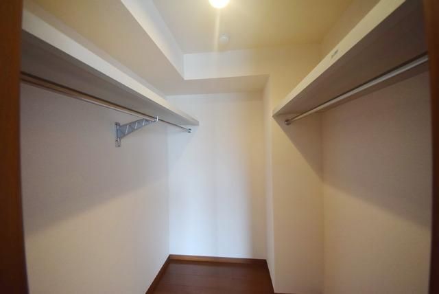 収納　大きなウォークインクローゼットで