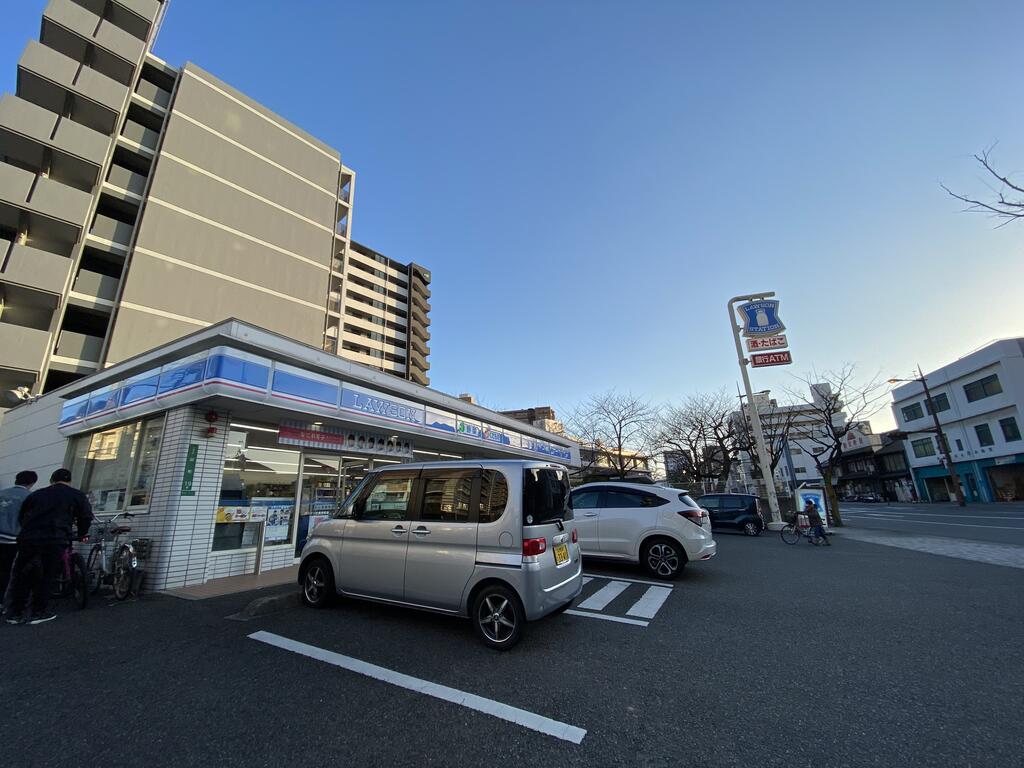 コンビニ　ローソン小倉田町店（コンビニ）まで595m