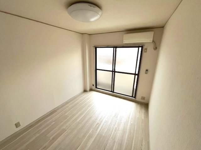 居室・リビング　ゆったり過ごせる居間です