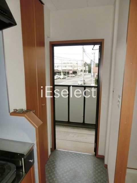 玄関　玄関にはシューズボックスあります。