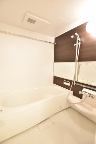 バス・シャワールーム　同物件、別物件の写真となります。ご参考までにご覧ください。