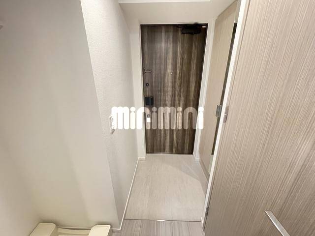 玄関　１１階同一間取り写真