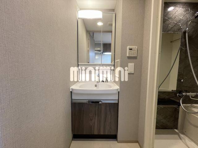 洗面設備　１１階同一間取り写真