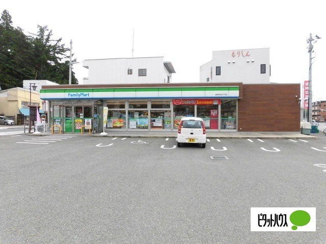 コンビニ　ファミリーマート盛岡高松四丁目店（コンビニ）まで800m