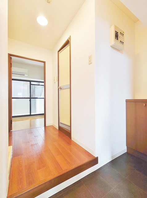 玄関　玄関～ローカ