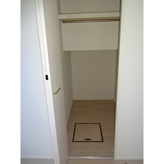 収納　※他のお部屋の写真です。