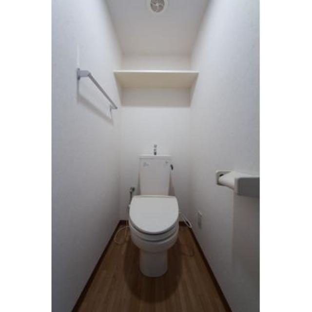 トイレ　※写真は同タイプ住戸です。