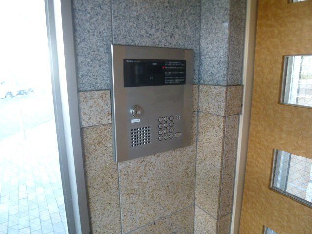 セキュリティ　オートロック付なので防犯にも安心です。