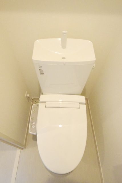 トイレ　温水洗浄便座完備