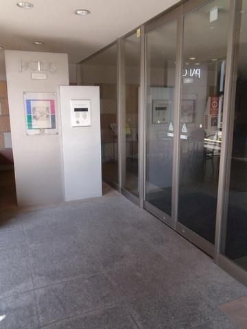 エントランス　防犯対策にオートロック完備です